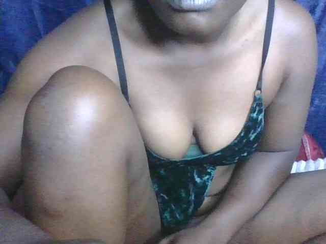 Yourdreamgirl webcam