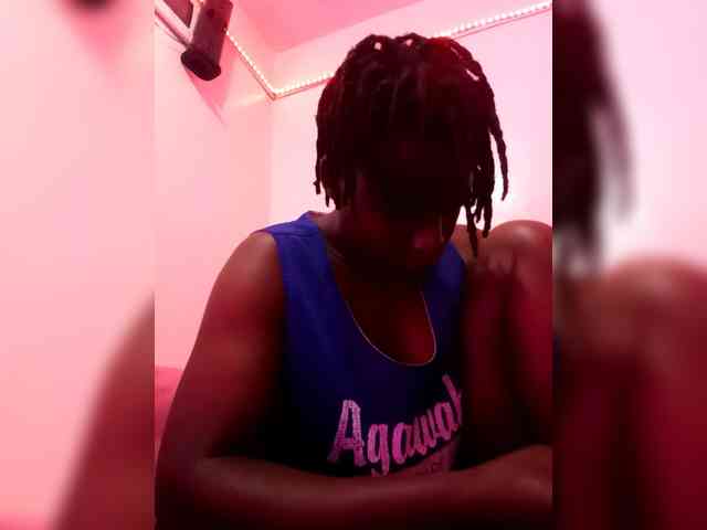 Yourdreamgirl webcam