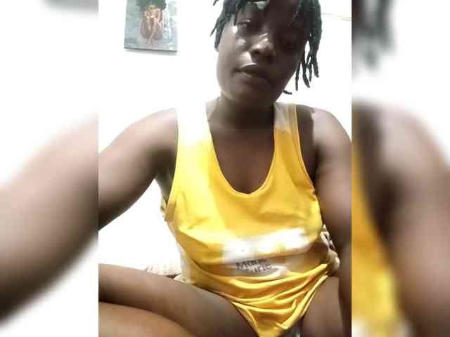 Yourdreamgirl webcam