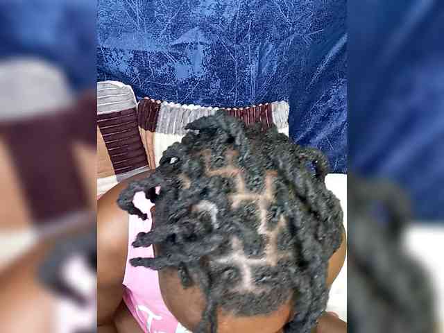 Yourdreamgirl webcam