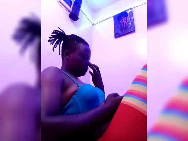 Yourdreamgirl webcam