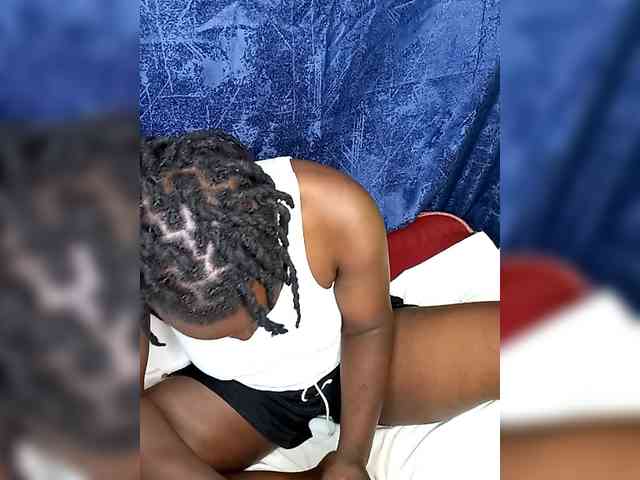 Yourdreamgirl webcam