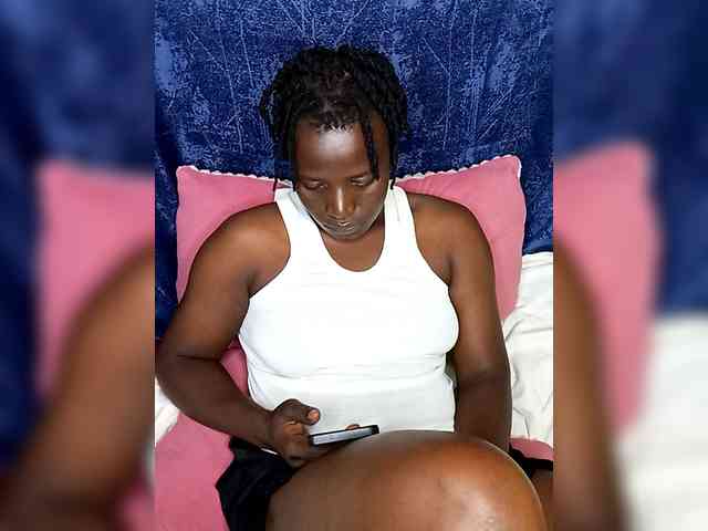 Yourdreamgirl webcam