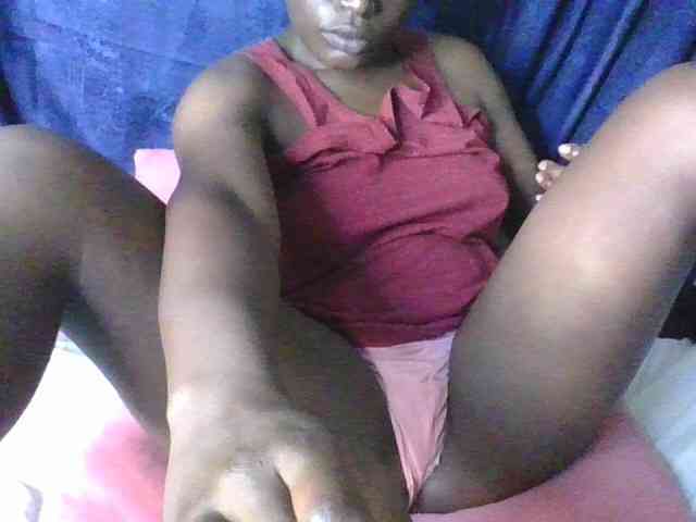 Yourdreamgirl webcam