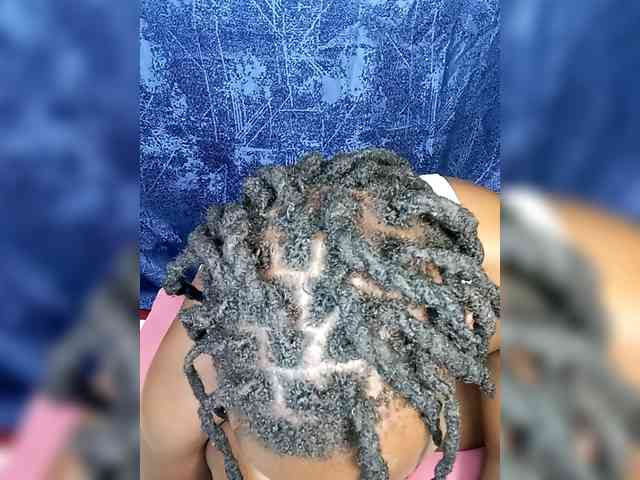 Yourdreamgirl webcam