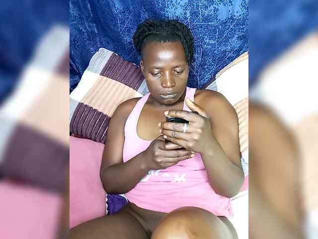 Yourdreamgirl webcam