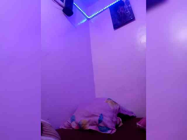 Yourdreamgirl webcam