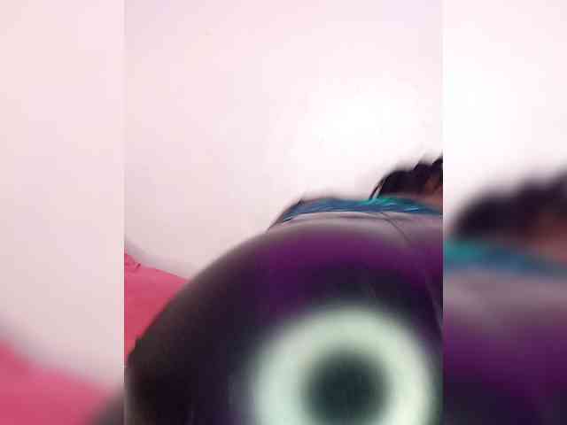 Yourdreamgirl webcam