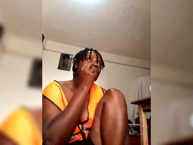 Yourdreamgirl webcam