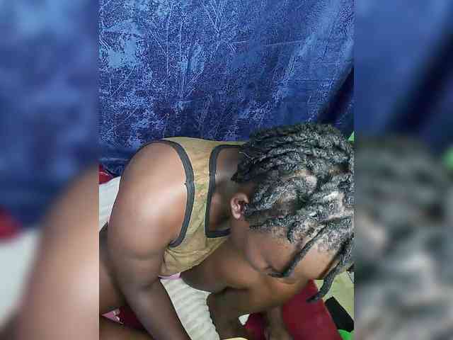 Yourdreamgirl webcam