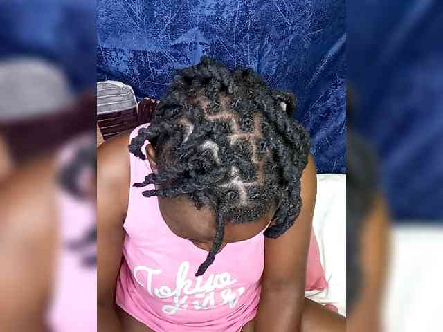 Yourdreamgirl webcam