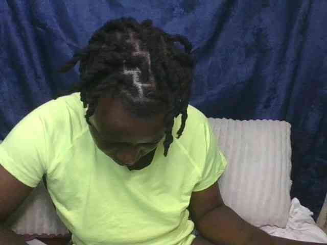 Yourdreamgirl webcam