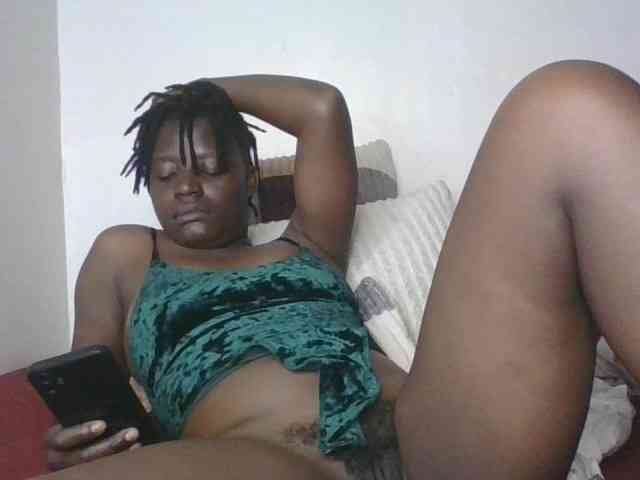 Yourdreamgirl webcam