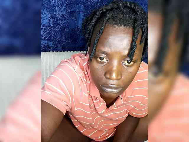 Yourdreamgirl webcam