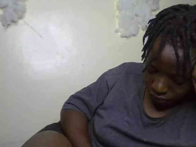 Yourdreamgirl webcam