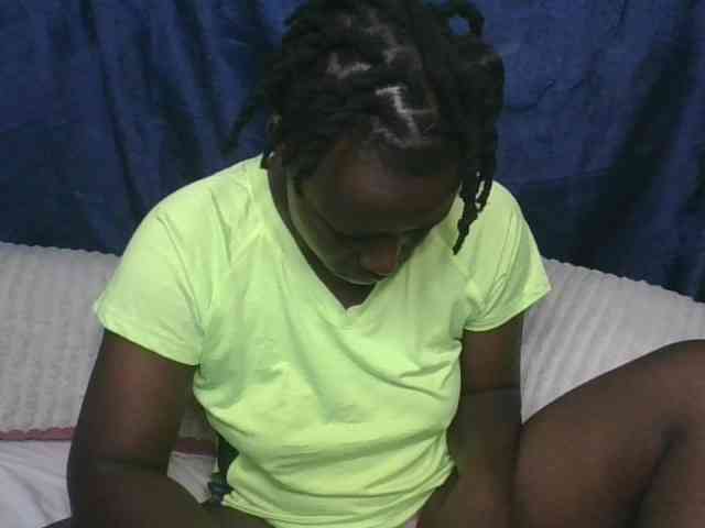 Yourdreamgirl webcam