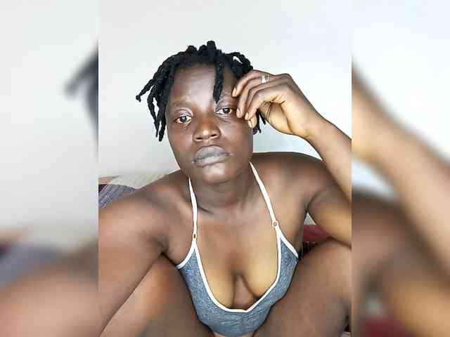 Yourdreamgirl webcam