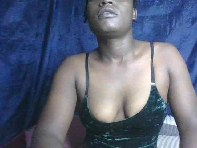 Yourdreamgirl webcam