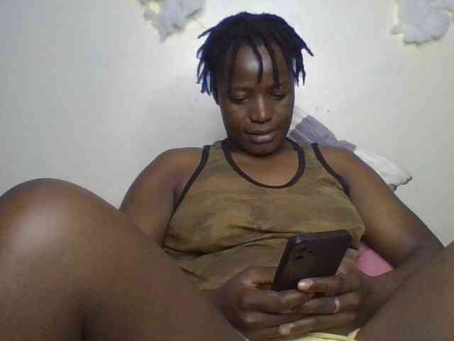 Yourdreamgirl webcam