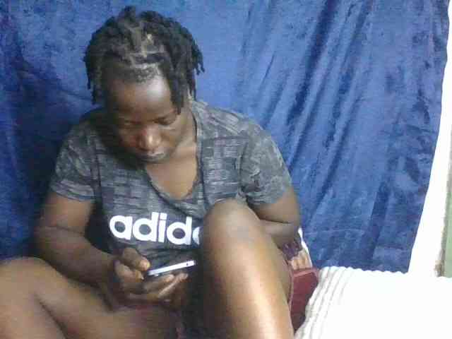 Yourdreamgirl webcam