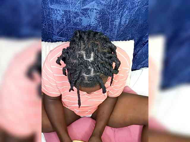 Yourdreamgirl webcam