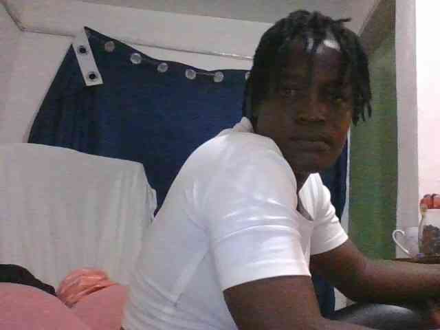 Yourdreamgirl webcam