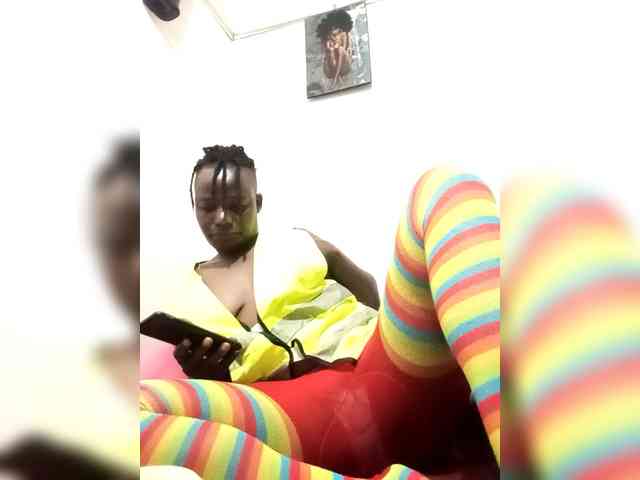 Yourdreamgirl webcam