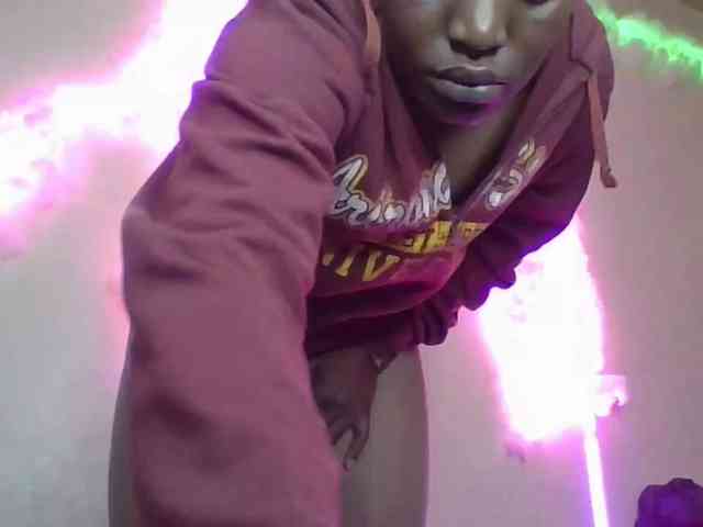 Yourdreamgirl webcam