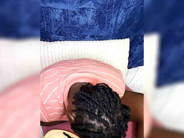 Yourdreamgirl webcam