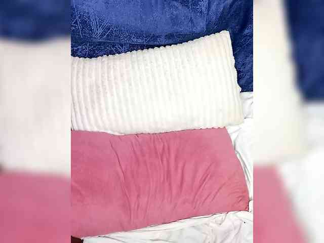 Yourdreamgirl webcam