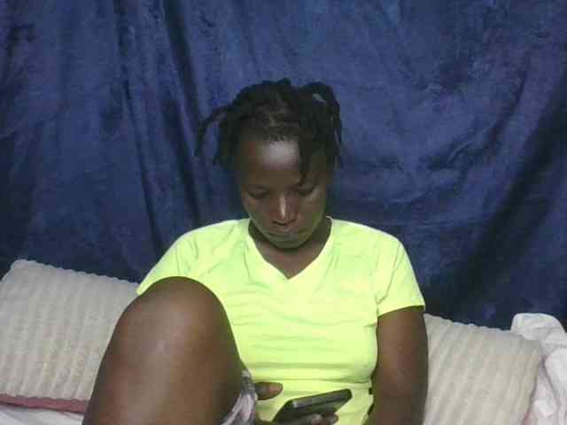 Yourdreamgirl webcam