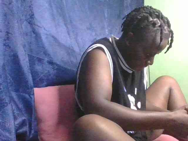 Yourdreamgirl webcam