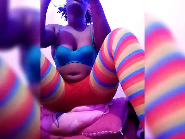 Yourdreamgirl webcam