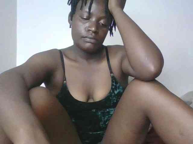 Yourdreamgirl webcam