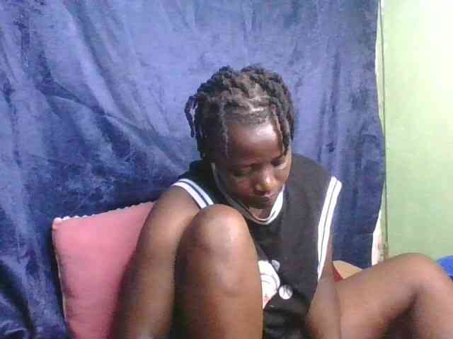 Yourdreamgirl webcam