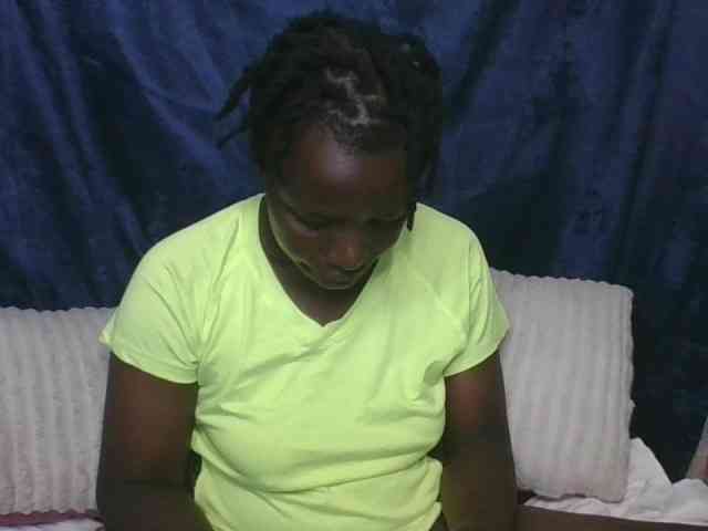 Yourdreamgirl webcam