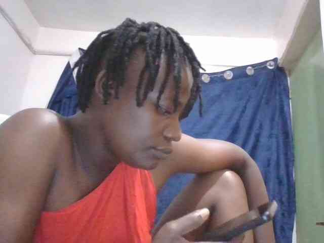 Yourdreamgirl webcam