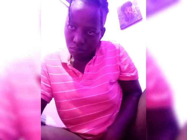 Yourdreamgirl webcam