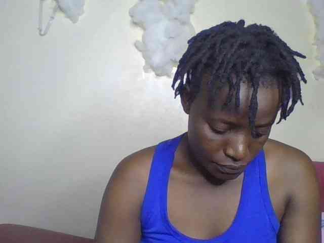 Yourdreamgirl webcam