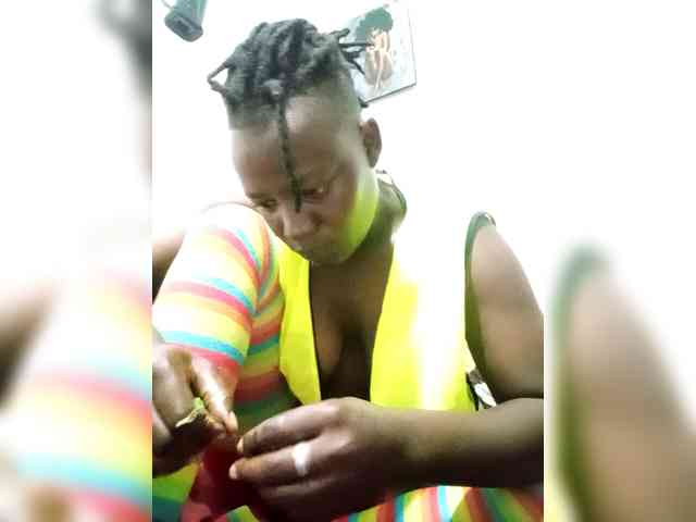 Yourdreamgirl webcam