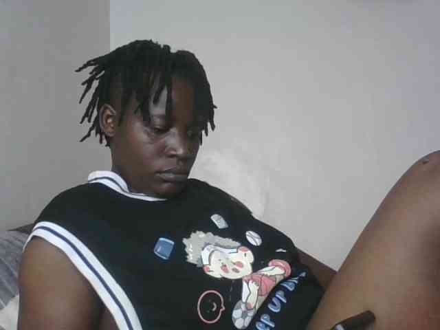 Yourdreamgirl webcam