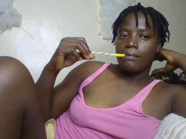 Yourdreamgirl webcam