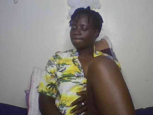 Yourdreamgirl webcam