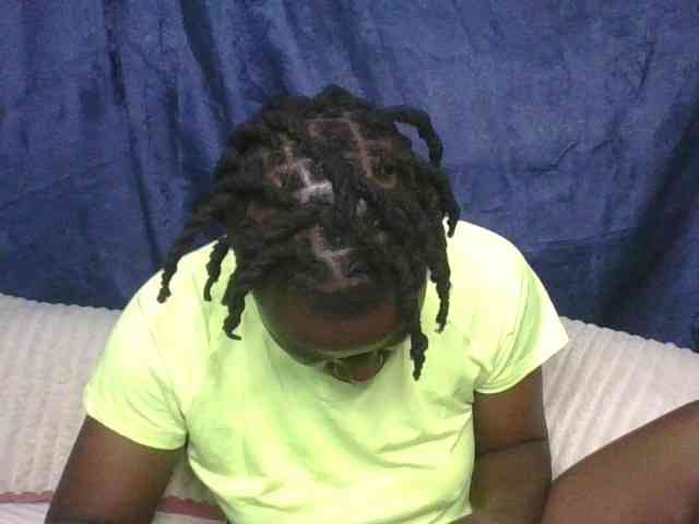 Yourdreamgirl webcam