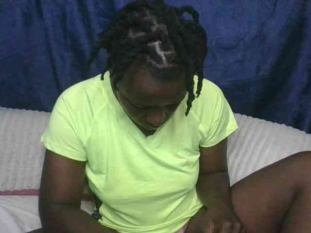 Yourdreamgirl webcam