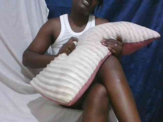 Yourdreamgirl webcam