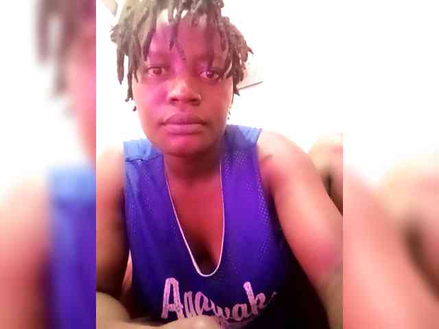 Yourdreamgirl webcam