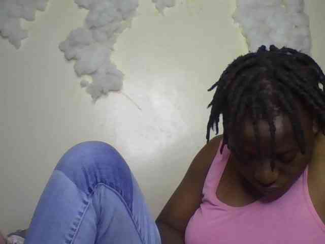 Yourdreamgirl webcam