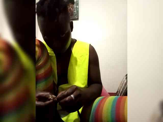 Yourdreamgirl webcam