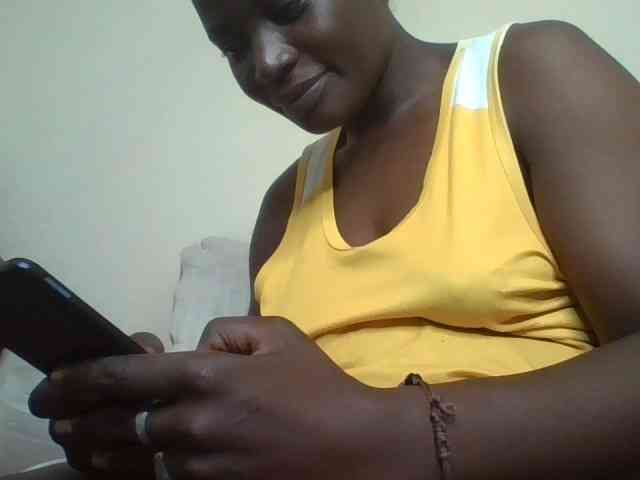 Yourdreamgirl webcam